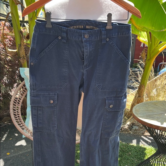 Duluth Trading Curvesetter Cargo Pants with Pockets - Picture 2 of 10